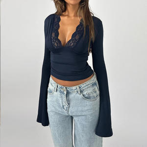 <span class=keywords><strong>เสื้อ</strong></span>เชิ้ตโพลีเอสเตอร์แขนยาวทรงเข้ารูป คอวี โชว์อก แต่งลูกไม้ สีพื้น เรียบหรู หวานซ่อนเปรี้ยว สำหรับฤดูร้อน - Product Image 1