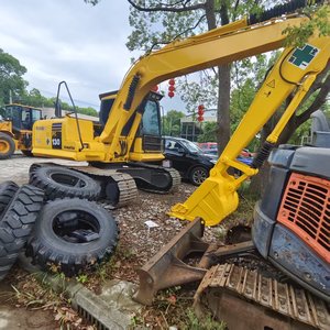 La marca de fama mundial utilizó la máquina de movimiento de tierras Komatsu Pc130, excavadora de 13 toneladas de bajo precio con motor central y motor en stock - Product Image 3