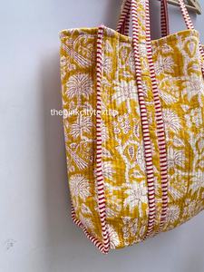 กระเป๋าผ้าฝ้ายลายดอกไม้สีเหลืองพร้อมหูหิ้วลายทางสีแดงสไตล์โบฮีเมียนกระเป๋าช้อปปิ้งแบบเปิดด้านบนกระเป๋าโท้ทผู้หญิงทุกฤดูกาล - Product Image 2