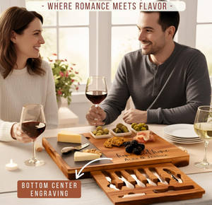 Set Papan Charcuterie Kayu Akasia Berkualitas Tinggi yang Dipersonalisasi dengan Pisau Stainless Steel - Product Image 3