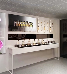 Vitrina de Exhibición Cosmética con Retroiluminación LED de Colores, Puertas de Vidrio con Cerradura, Resistente al Agua y Duradera, <span class=keywords><strong>Precio</strong></span> Económico de Fábrica - Product Image 1