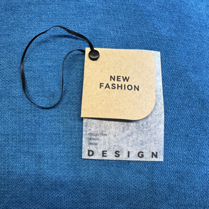 Thiết Kế Mới Tùy Chỉnh Debossed Tên Thương Hiệu Logo 600 GSM Matte Bạc Lá Giấy Hangtag Cho Phụ Nữ Trang Phục - Product Image 5