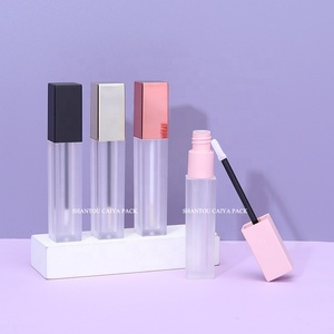 Bán Sỉ Chai Sương Giá Trong Suốt Hình Vuông Màu Vàng Hồng Đen Mờ Tùy Chỉnh Độc Đáo 6Ml Ống Đựng Son Bóng Rỗng Ống Nhựa - Product Image 3
