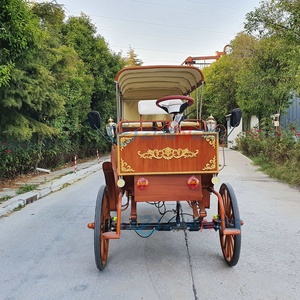 Chariot électrique vintage marron chaud, idéal pour les visites touristiques, avec un plafond beige, adapté aux centres de villégiature et aux parcs. - Product Image 5