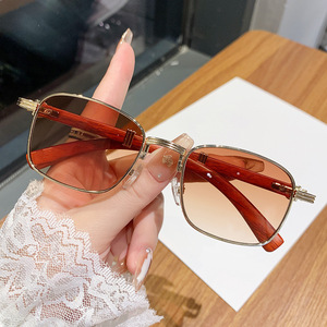 <b>Sunglasses</b> Wooden Temples <b>Square</b> <b>Frame</b> UV400 Women Fashionable Travel Style - Product Image 3
