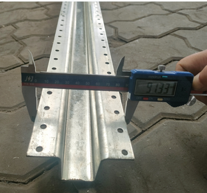 Poste de Línea Galvanizado de Metal de 3-1/2 pulgadas X 9 pies para Cercas de Madera, Poste de Acero en Forma de U para Cerca de Madera - Product Image 4