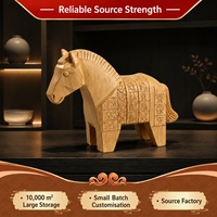 Figurine de cheval en résine aspect bois traditionnel avec motif géométrique textuel porte-bonheur pour décoration de table, étagère, maison, cadeau, vente en gros