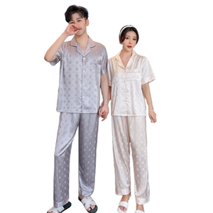 <span class=keywords><strong>Pigiama</strong></span> in seta da donna camicia da notte a manica corta in tinta unita Jacquard cartone animato abbigliamento da casa da <span class=keywords><strong>uomo</strong></span> in raso <span class=keywords><strong>taglie</strong></span> <span class=keywords><strong>forti</strong></span> indumenti da notte - Product Image 1