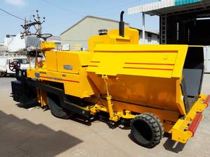 Machine de finition de finisseur d'asphalte Équipement de construction de routes robuste Machine de pavage d'asphalte à haute efficacité - Product Image 2