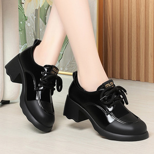 Chaussures de marche en cuir pour <span class=keywords><strong>femme</strong></span>, à talon bas et semelle épaisse, style mocassin à lacets, collection Printemps-Automne 2025 - Product Image 4