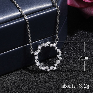 Collana Minimalista con Ciondolo Circolare per Donne, Catena Scintillante per Clavicola, Gioiello Elegante e alla Moda per Uso Quotidiano, Idea Regalo - Product Image 5