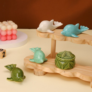 Figuras de ballenas de cerámica de Mystic Arts, mini decoración para el hogar, escritorio, adorno para pecera - Product Image 1