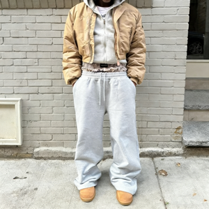 <span class=keywords><strong>Pantalones</strong></span> <span class=keywords><strong>de</strong></span> chándal personalizados grises holgados <span class=keywords><strong>de</strong></span> pierna recta <span class=keywords><strong>de</strong></span> felpa gruesa <span class=keywords><strong>de</strong></span> rizo francés, lisos, extragrandes, con doble cintura - Product Image 1