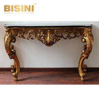 Table console en résine à feuille d'or de style victorien, ornements en PU sculptés, élégance européenne intemporelle pour les intérieurs haut de gamme