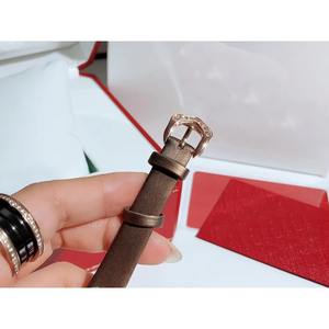 Montre à quartz de luxe pour femmes de style classique Drioshipping, bracelet en cuir véritable, montre pour femmes et filles - Product Image 4