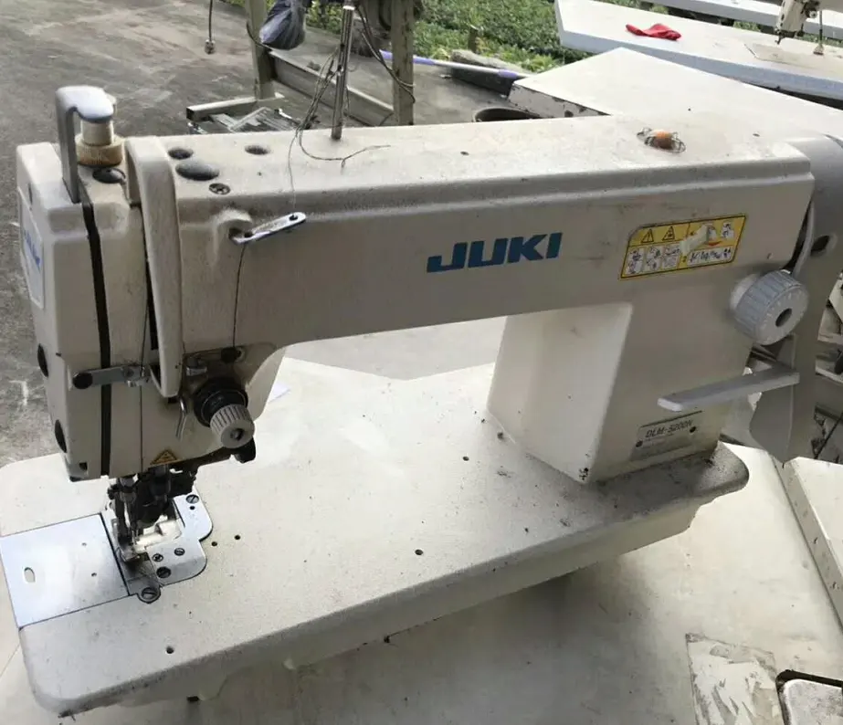 ماكينة الخياطة jukis 5200 مستعملة ومصنوعة في اليابان من متجر Jordon وقاطع جانبي بإبرة واحدة، ماكينة خياطة وقطع بالسكين في جزر المالديف وبلجيكا