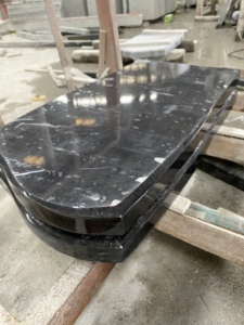 Série Orthodoxe Russe : <span class=keywords><strong>Pierre</strong></span> <span class=keywords><strong>tombale</strong></span> en granit noir absolu, courbe verticale, gravée sur mesure avec base pour cimetière - Product Image 1