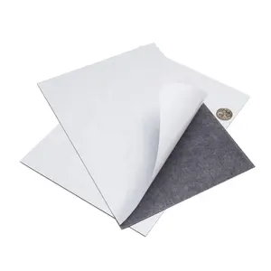 Feuille magnétique en caoutchouc flexible autocollante A4 - Product Image 1