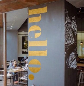 <span class=keywords><strong>Adesivi</strong></span> murali con LOGO personalizzato BIGIMAGE OEM stile oro UV stampa digitale lettere tagliate Design Coffee Cake Shop adesivo da parete - Product Image 3