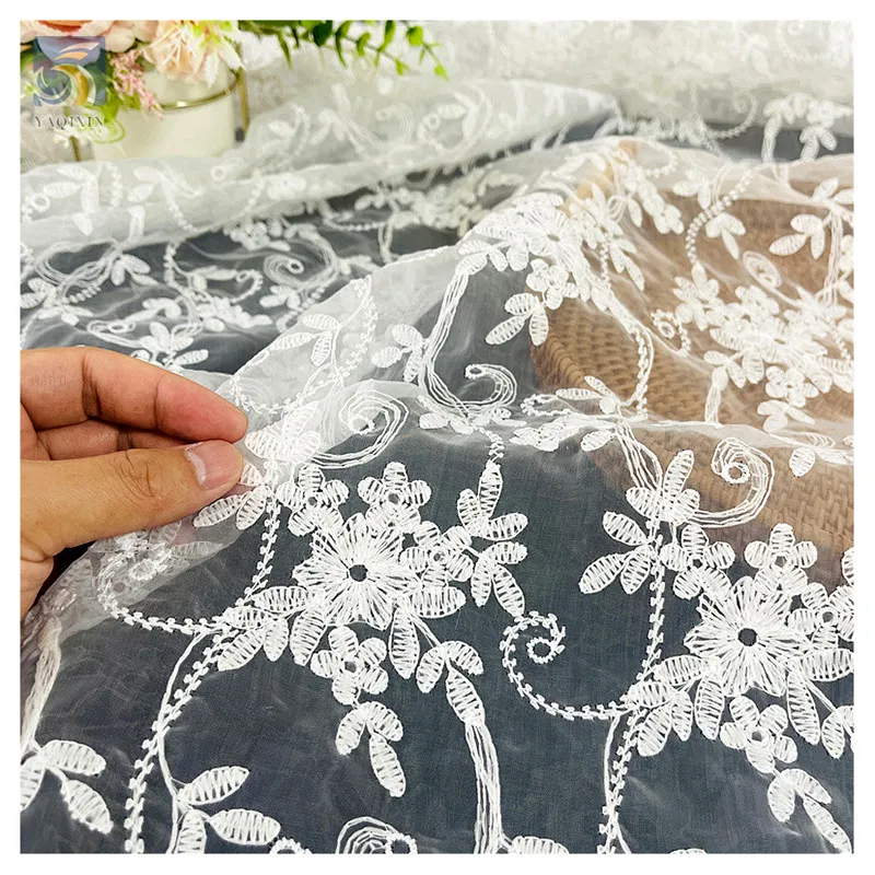 Hochwertiger französischer Hochzeits spitzens toff aus reiner Baumwolle Blume Wasser lösliche Stickerei Mesh Lace Bestickter Stoff