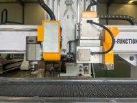 Centre d'usinage CNC multifonctionnel 4 axes avec table à vide, routeur de gravure 3D sur bois, scie à panneaux, dispositif intelligent de traitement du bois