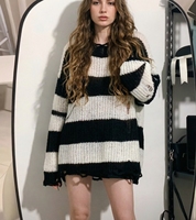 Pull en maille chic rayé et déchiré - Pull ample et décontracté pour femme, haut tendance automne/hiver avec déchirures et blocs de couleurs audacieux