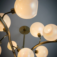 Lustre contemporain en verre nacré de 72 pouces avec globes en acier pour table à manger, salon, chambre à coucher