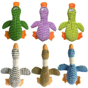 Jouet pour chien personnalisé, interactif et couineur en forme de canard, durable et écoresponsable, pour animaux de compagnie et vêtements pour chiens - Product Image 2