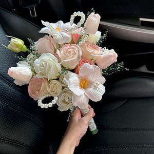 <span class=keywords><strong>Bouquet</strong></span> <span class=keywords><strong>de</strong></span> Mariage Artificiel Style Frais, <span class=keywords><strong>Bouquet</strong></span> <span class=keywords><strong>de</strong></span> Mariée Lumineux pour Mariage, Saint-Valentin, <span class=keywords><strong>Rose</strong></span>, Cadeau pour Petite Amie, Fournitures <span class=keywords><strong>de</strong></span> Fiançailles - Product Image 4