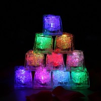 Popolari Cubetti di Ghiaccio LED Multicolore in Plastica Impermeabile per Decorazioni di Matrimoni, Bar, Feste Natalizie e Bevande