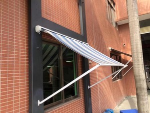 Auvent polyvalent en aluminium à bras articulé avec inclinaison réglable, <span class=keywords><strong>manivelle</strong></span> ou <span class=keywords><strong>moteur</strong></span> tubulaire, faible entretien pour la maison et les marchés extérieurs - Product Image 2