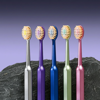 Lot familial de brosses à dents pour adultes à poils PBT pour un nettoyage en profondeur, lot de 5, tête ovale, brosses à dents pour la maison, soins bucco-dentaires