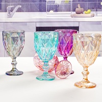 Nouveau Style coloré arc-en-ciel couleur verrerie gobelets Vintage verre vin gobelets en relief couleur verres à pied pour mariage