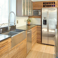 Meubles de cuisine haut de gamme en placage, design contemporain en bois grainé, meubles sur mesure pour la maison