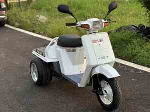 Triciclo Scooter Honda1 Gyro up 50cc Lean Auto con Plataforma de Carga Plana Grande, Estable, de 3 Ruedas, para Reparto - Product Image 2