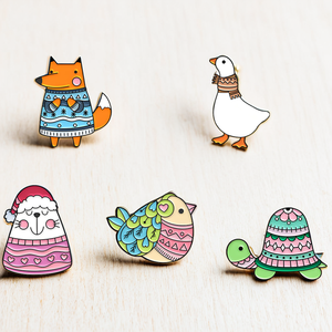 Emblèmes d'animaux Grenouille Chats Renard Épingles en émail personnalisées en alliage de zinc Épingles de revers plaquées or pour vêtements - Product Image 3