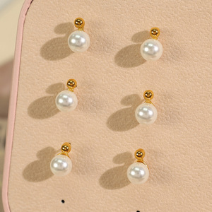 ต่างหูมุกสีขาว เกรด AAA ประดับขอบทอง ใส่ได้ทุกวัน - Product Image 2