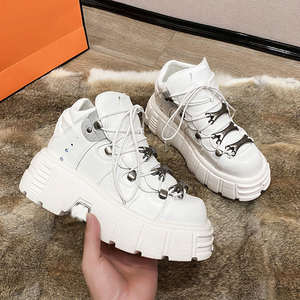 Vente en gros de baskets de luxe pour femmes, chaussures de créateurs de haute qualité, bottes à plateforme punk à tige haute - Product Image 6