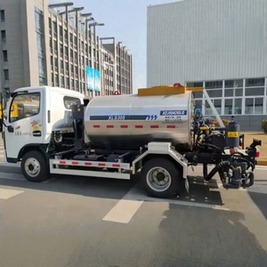Esparcidor de asfalto arrastrado de alta calidad XLS305 Rociador de carretera de betún con motor de bomba eficiente y motor - Product Image 3