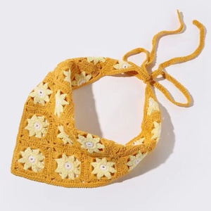 Q&Y 2026 Nuova Moda Estiva: <span class=keywords><strong>Bandana</strong></span> da Spiaggia Lavorata <span class=keywords><strong>a</strong></span> Mano, Sciarpa per <span class=keywords><strong>Capelli</strong></span> Floreale con Margherite, <span class=keywords><strong>Fascia</strong></span> Triangolare all'Uncinetto per Ragazze - Product Image 6