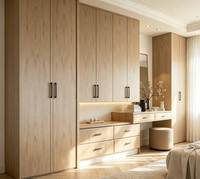 Armoire en placage de bois EO du sol au plafond, placard modulaire sur mesure avec coiffeuse intégrée