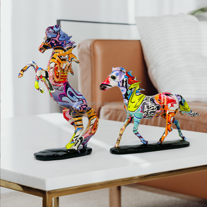 Statue de chien en résine colorée style <span class=keywords><strong>Pop</strong></span> Art, <span class=keywords><strong>figurine</strong></span> d'animal de dessin animé pour la décoration de table d'hôtel - Product Image 2