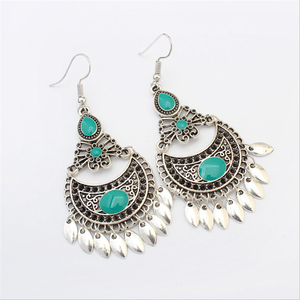 Boucles d'oreille en alliage ajouré pour femme, bijoux en forme de croissant de lune, en alliage, style européen et américain, collection - Product Image 2