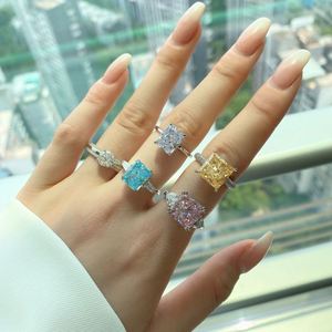 Bague de fiançailles rectangulaire Dylam Luxury en argent S925, sertie de zircone 8A de 4 carats, taille glace pilée super brillante pour femme - Product Image 6