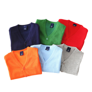 Vente en gros OEM Cardigan à simple boutonnage <span class=keywords><strong>Pull</strong></span> en tricot pour bébé Chandails à la mode pour garçon en tricot de couleur unie avec col en V - Product Image 6