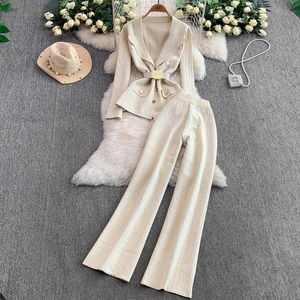 Costume de mode pour femmes actrices avec des bretelles élégantes, veste en tricot, pantalon taille haute, ensemble 2 pièces - Product Image 4