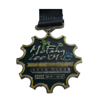 Personnalisez votre propre logo en alliage de zinc 3D doré, technique de moulage durable, découpe et impression, vente en gros, design pour récompenses scolaires et marathons