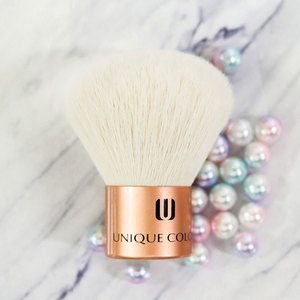 Pinceau de maquillage mini kabuki personnalisé avec logo, poils végétaliens ultra-fins, pour fard à joues et highlighter, idéal pour les voyages et l'application sur le visage. - Product Image 6