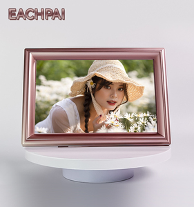 Caliente OEM ODM Regalo original Fábrica Mayor calidad 10,1 pulgadas Oro Rosa HD 800*1280 Marco de fotos <span class=keywords><strong>digital</strong></span> a través de Vphoto - Product Image 3