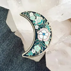 Nessun minimo di alta qualità fabbricazione distintivo in metallo personalizzato Moon Flower Anime Cartoon Hard Pin spilla smaltata personalizzata